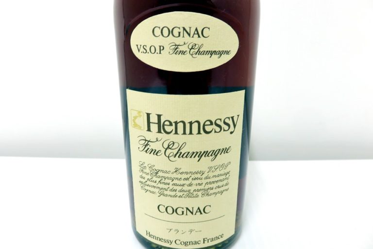 未開栓 Hennessy ヘネシー V.S.O.P COGNAC コニャック 700ml 40度 1038 S201117C08A GM17B